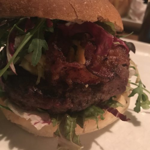 New Yorker Burger in der Hamburgerei Zwei in München